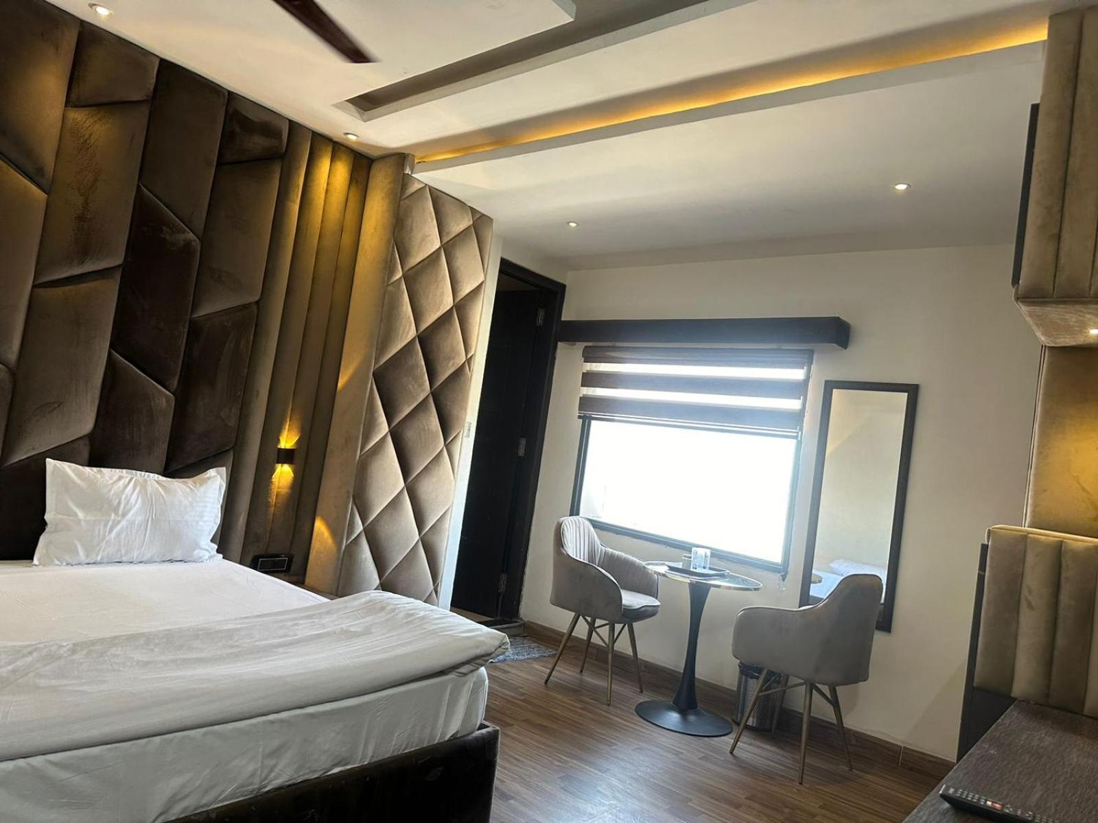 Hotel Kritika Greater Noida Exterior photo