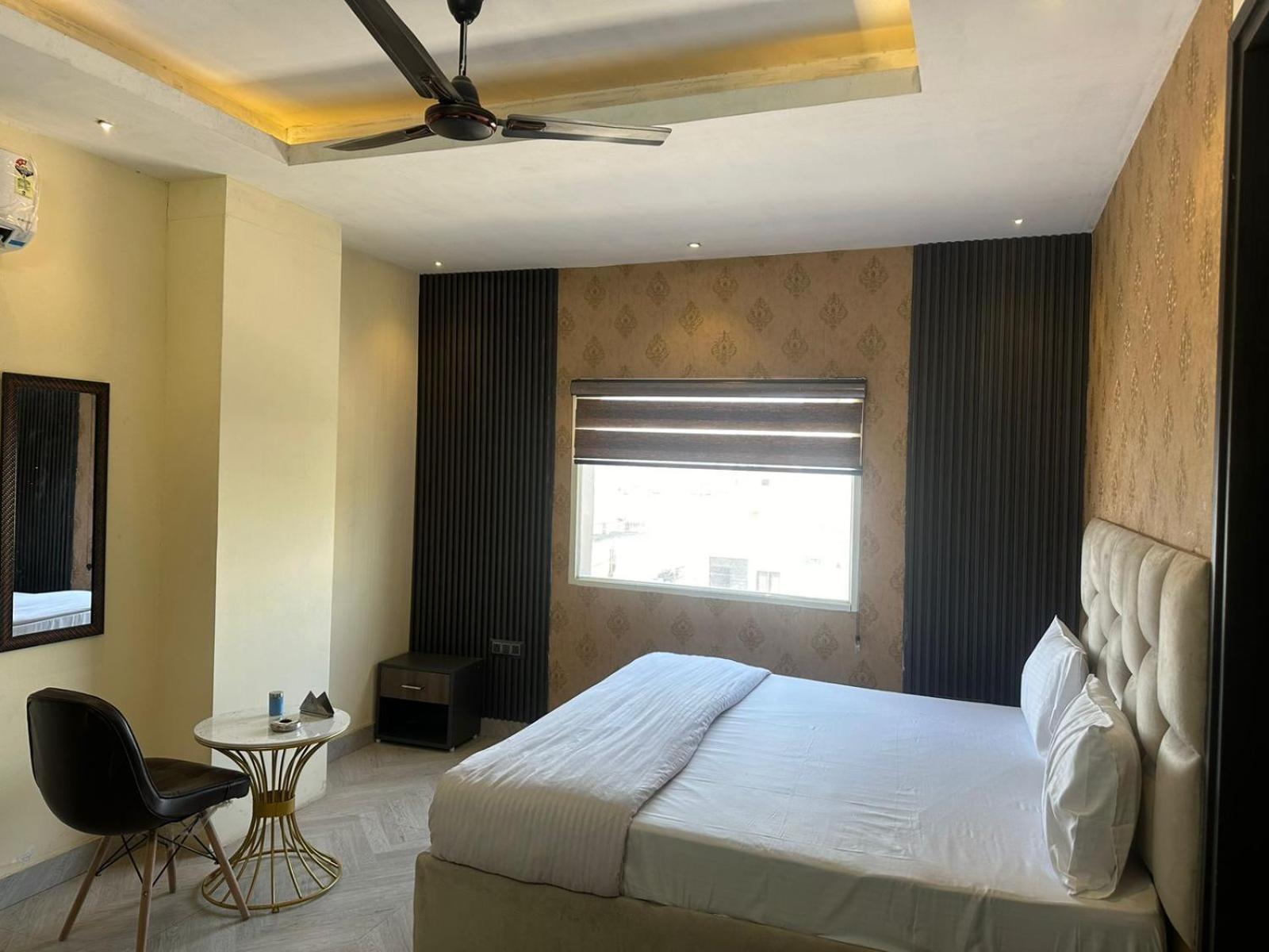 Hotel Kritika Greater Noida Exterior photo
